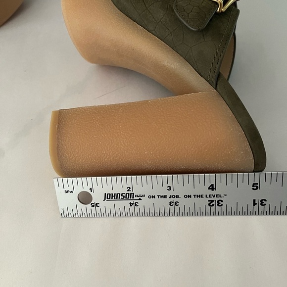 VERONICA BEARD GARRICK CROCO DUAL BUCKLE PLATFORM SANDALS IN KHAKI Size 6 New - Picture 12 of 13